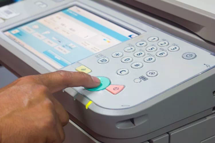 Écran tactile d'un copieur multifonction couleur