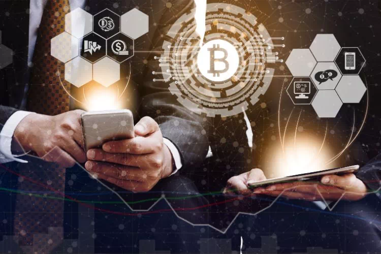 Personnes utilisant de la cryptomonnaie