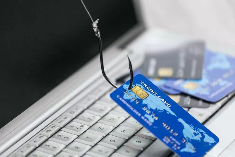 Hameçonnage pour récupérer des numéros de cartes bancaires