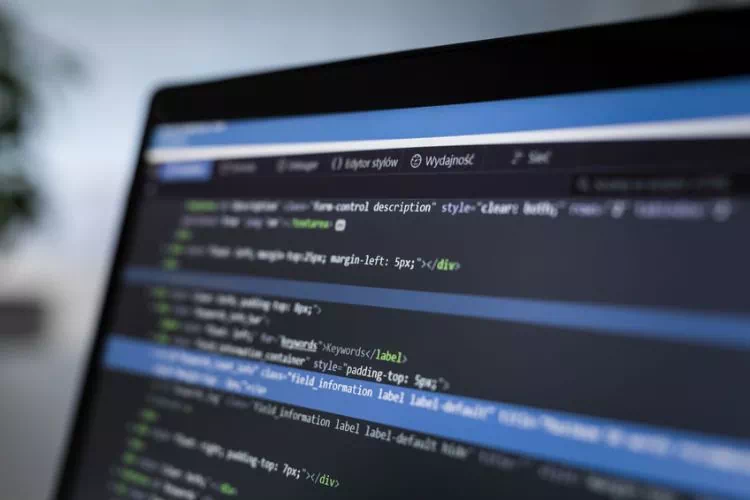 Lignes de code sur un écran d'ordinateur