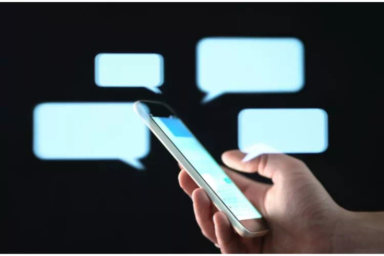 Personne sur une messagerie instantanée