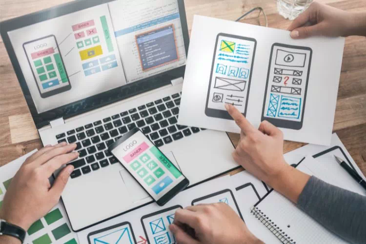 Design d'un site web en train d'être travaillé par une agence web