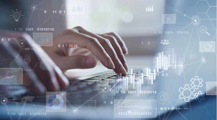 Data scientist en train d'analyser des données