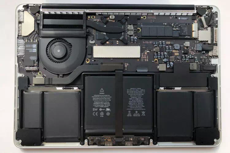 L'intérieur d'un MacBook Pro 13
