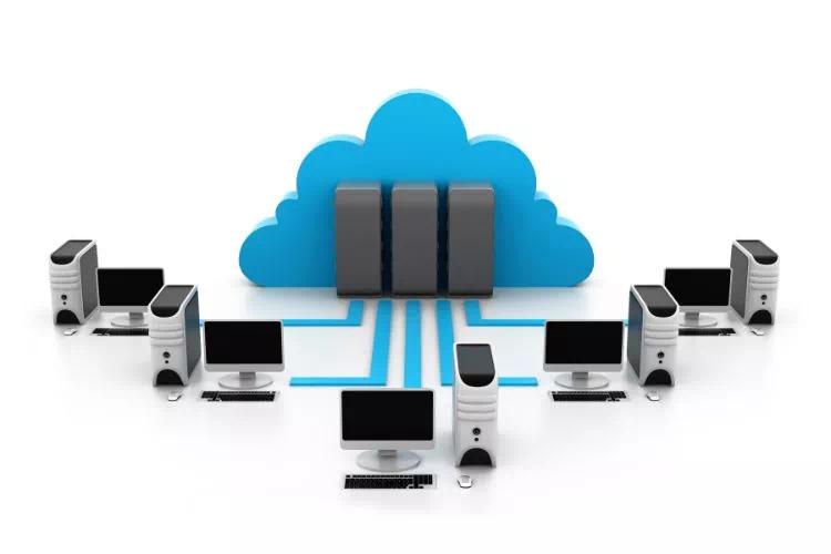 Ordinateurs connectés à des serveurs dans le cloud