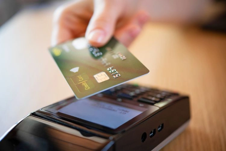 Paiement sans contact avec une carte bancaire