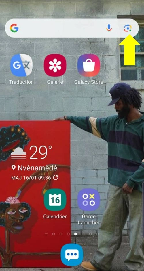 Cliquer sur l'appareil photo à côté de la barre de recherche Google