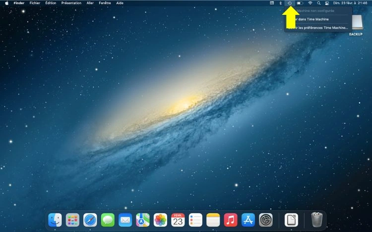 Cliquer sur l'icône de time machine dans le menu