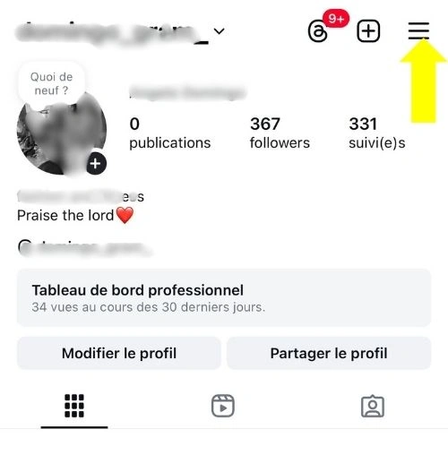 Cliquer sur les trois barres en haut