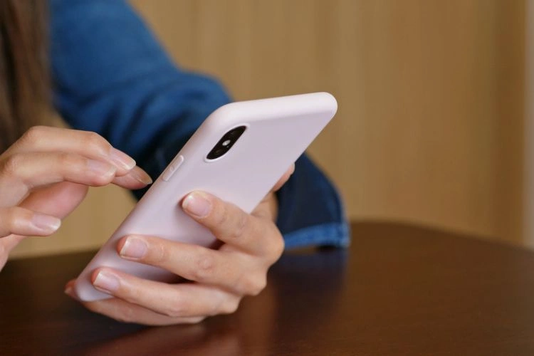 Personne sur son phone