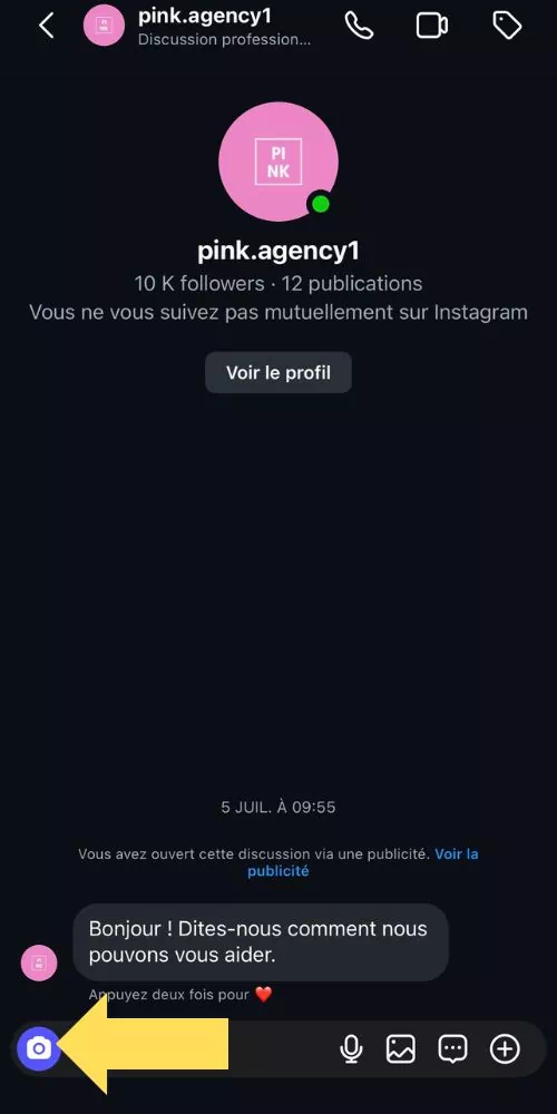 Cliquer sur l'appareil photo en bas de la conversation