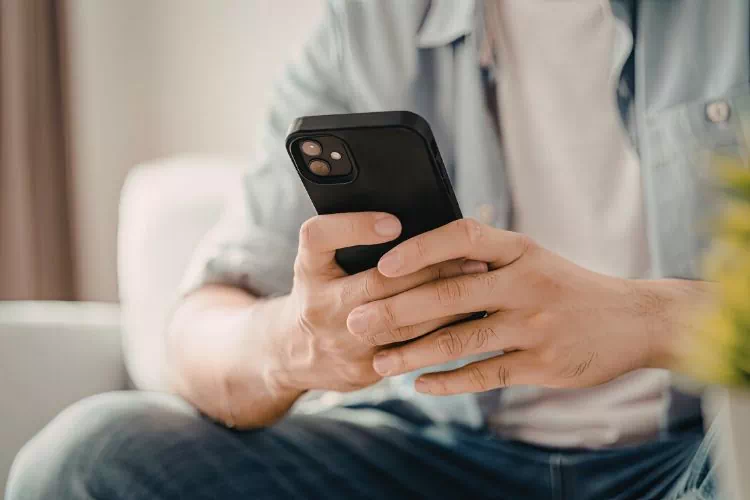 Personne sur son téléphone