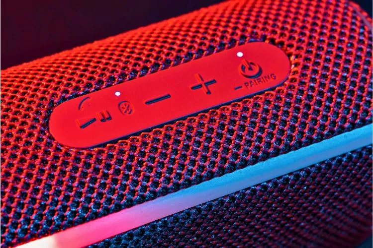 Boutons d'enceinte bluetooth