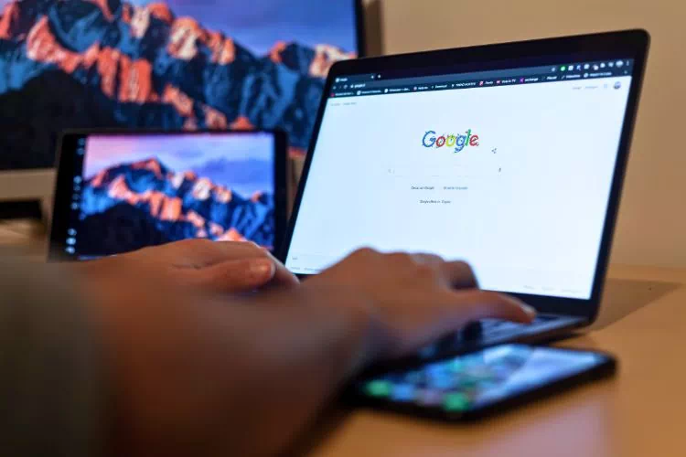 Personne sur Google