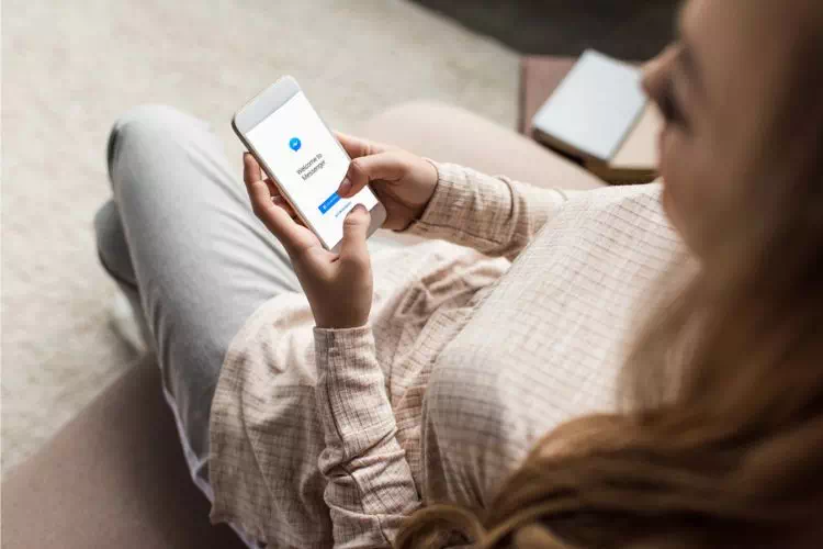 Femme sur Messenger